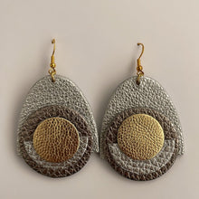 Load image into Gallery viewer, USNJENI UHANI MAME- ZLATI / HANDMADE LEATHER EARRINGS MAME-GOLD
