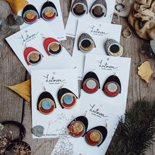 Load image into Gallery viewer, USNJENI UHANI MAME- ZLATI / HANDMADE LEATHER EARRINGS MAME-GOLD