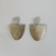 Load image into Gallery viewer, USNJENI UHANI ELIP- SREBRNI / HANDMADE LEATHER EARRINGS ELIP-SIVER