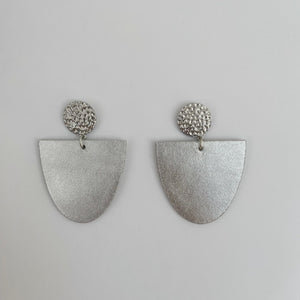 USNJENI UHANI ELIP- SREBRNI / HANDMADE LEATHER EARRINGS ELIP-SIVER
