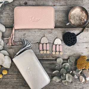 WOMAN'S ZIP AROUND WALLET-NUDE COLOR