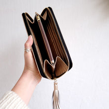 Load image into Gallery viewer, WOMAN&#39;S ZIP AROUND WALLET ROSE GOLD