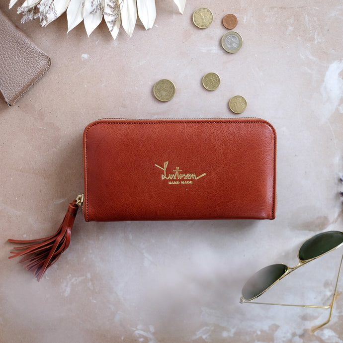 WOMAN'S ZIP AROUND WALLET BROWN