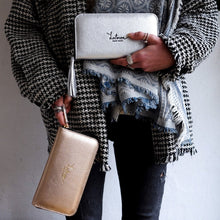 Load image into Gallery viewer, WOMAN&#39;S ZIP AROUND WALLET ROSE GOLD