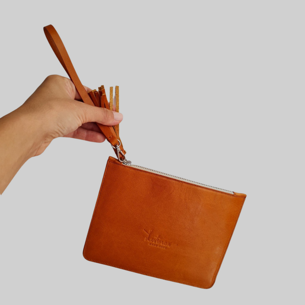 HAND PURSE - BROWN